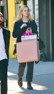 54457201_elle-fanning-9.jpg