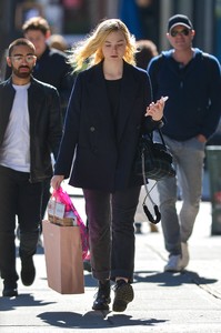 54457241_elle-fanning-7.jpg