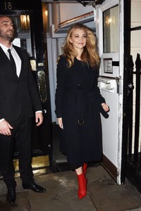 54539971_hqcelebcorner-17.jpg