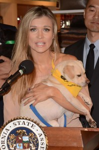 54548461_hqcelebcorner-019.jpg