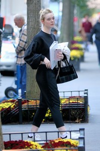 54549191_elle-fanning-1.jpg