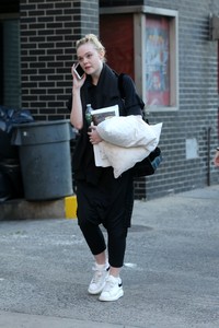 54549402_elle-fanning-8.jpg