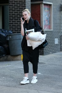 54549404_elle-fanning-9.jpg