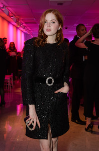 54632353_ellie-bamber-3.jpg