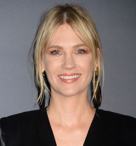 54952996_january-jones-0002.thumb.jpg.40397338f396e1505f2bb5dba7bc4fda.jpg