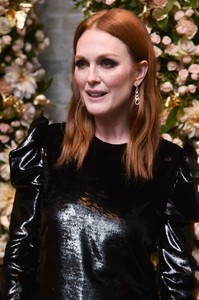 55033165_hqcelebcorner-636554403.jpg