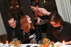 55033319_hqcelebcorner-636554423.jpg