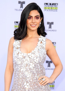 55250082_emeraude-toubia_26-10-2017_dafdaw0008.jpg