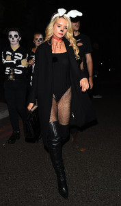 55294549_hqcelebcorner-12.jpg