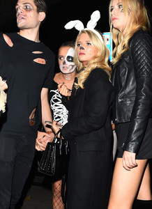 55294630_hqcelebcorner-21.jpg