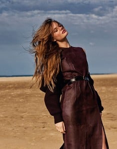 59d28d41aeca9_PorterMagazine23Winter20177.thumb.jpg.02b5a11de94bf823064b82d50594f132.jpg