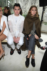 Olivia+Palermo+Giambatista+Valli+Front+Row+6o3GRVtWMSnx.jpg