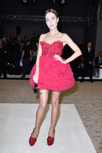 Ulyana+Sergeenko+Front+Row+Giambattista+Valli+M_u2qcU7_ZUx.jpg