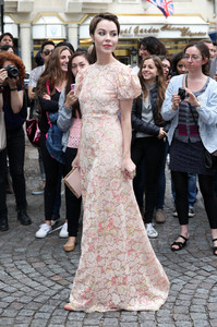 Ulyana+Sergeenko+PFW+Arrivals+Valentino+Ehc2vIguXdPx.jpg