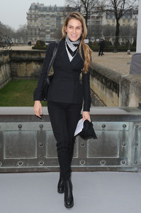 Gaia+Repossi+Christian+Dior+Outside+Arrivals+gPBVdegpmBdx.jpg