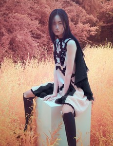 59d5300d47488_VogueChinaOctober2017-10.thumb.jpg.26342a7eb16808f3d03524f3095ca897.jpg