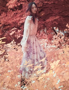 59d5300f5dc1f_VogueChinaOctober2017-11.thumb.jpg.b02be1c451825f076fe210f53a327e19.jpg