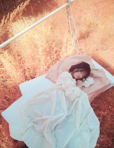 59d53015c3881_VogueChinaOctober2017-12.thumb.jpg.3b6e854c76ff06ee1d85ed64d38d30ef.jpg