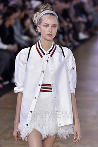 59d6ff2407788_MonclerSS2018PFW2.thumb.jpg.c753905b4f7b549207e72f2efa9cc2b7.jpg