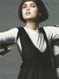 59df9a3c9953d_voguerussia122006sophievlaming06.thumb.jpg.fe39e3f2437575c707183998ff2ca9c3.jpg