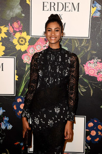 Imaan+Hammam+H+x+ERDEM+Runway+Show+Party+Arrivals+OoqSFHK1-zlx.jpg