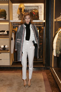 Arizona+Muse+Moncler+Flagship+Store+Opening+-B7hca2WbZex.jpg