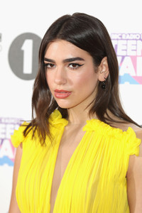 Dua+Lipa+BBC+Radio+1+Teen+Awards+2017+Arrivals+4ypc7P591X6x.jpg