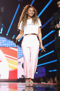 Ella+Eyre+BBC+Radio+1+Teen+Awards+2017+Show+ZWD2_wMJPUtx.jpg