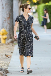 Jennifer+Garner+out+and+about+IEhsiQUQPiMx.jpg