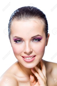 22529330-Portrait-de-toucher-fille-visage-nue-avec-lumineux-maquillage-rose-isol-sur-blanc-Concept-de-la - Banque-d'apresjpg
