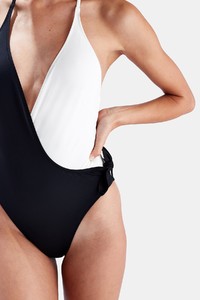 59f48904e67b8_LOOK_18_0002matildeblackcream.thumb.jpg.980001d67b230577c9c4f49506bcb8d3.jpg