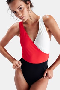 59f4978322fcc_LOOK_81_0005ballerinaredcreamblack.thumb.jpg.f1b92be1a68fb0e36dba476a48b85d6a.jpg
