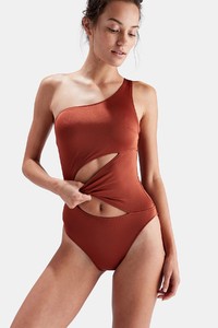 59f49bf1c2be9_LOOK_109_0001louiseshinycinnamon.thumb.jpg.f75e3e561bf8dcaeb3aa914ed0feace1.jpg