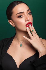 59f5e808af433_EdenFines-YakubovDiamondCouture3.thumb.jpg.c413399f8d0be1c6b39784b953ba9b60.jpg