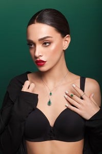 59f5e80dc1a63_EdenFines-YakubovDiamondCouture2.thumb.jpg.0211e888b1a370a65da61e526cae967d.jpg