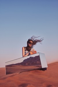 Angelika Banach_Harper’s Bazaar Art Arabia avr 2015h.jpg