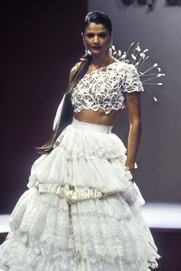 5_guy-laroche-hc-ss-1993-6_html.thumb.JPEG.d37552625a2564005994e5b2295cdbbb.JPEG