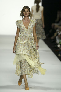 5_marc-jacobs-ss-2004-6_html.thumb.JPEG.b1005e31bf0448f21b99a9682f5192d8.JPEG