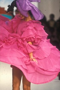 5_thierry-mugler-ss-1982-6_html.thumb.JPEG.713ee4ecf56d1200aeb5e110d9dd4451.JPEG