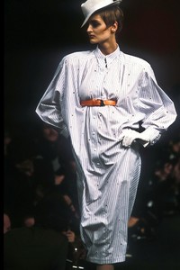 5_thierry-mugler-ss-1985-19_html.thumb.JPEG.b20ab7d4b5f12ec4588a4e0b1a4f4ce5.JPEG