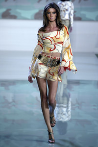 5_valentino-ss-2003-6_html.thumb.JPEG.7f4a6e55c08d4ec2a46d1291ef679543.JPEG