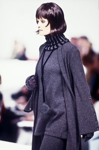 6_claude-montana-fw-1993-7_html.thumb.JPEG.08f9757b2a8e8d463254c65796cc1247.JPEG