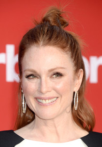 753688701_54828734_picturepub_juliannemoore_22oct2017_suburbicon_5_122_480lo.jpg