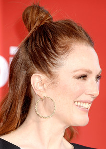 753713665_54828731_picturepub_juliannemoore_22oct2017_suburbicon_3_122_69lo.jpg