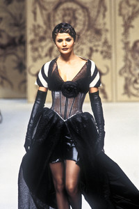 7_chanel-hc-ss-1993-8_html.thumb.JPEG.6705a717ebbd9fbb1e9d9afdea8da8b9.JPEG