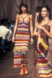 8_christian-lacroix-ss-1994-9_html.thumb.JPEG.4bb2e19774014e7c848a4ae08731ce21.JPEG