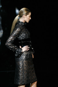 9_dolce-gabbana-fw-2007-10_html.thumb.JPEG.b3d020dc1ec4719b3e7be2213fc14470.JPEG