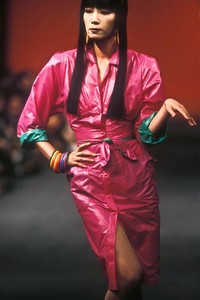 9_thierry-mugler-ss-1985-23_html.thumb.JPEG.5cf3ea29ad88b3855c3e7413bbc5c6f2.JPEG