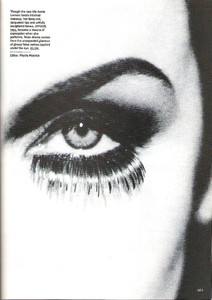 Annie_Lennox_About_Face_Janssen_Vogue_US_October_1992_02.thumb.jpg.c25f08fe1ca5d96e8ec35eae66b72145.jpg