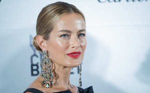 Carolyn_Murphy_2015_New_York_City_Ballet_Fall_XD0bE6yngUNx.jpg